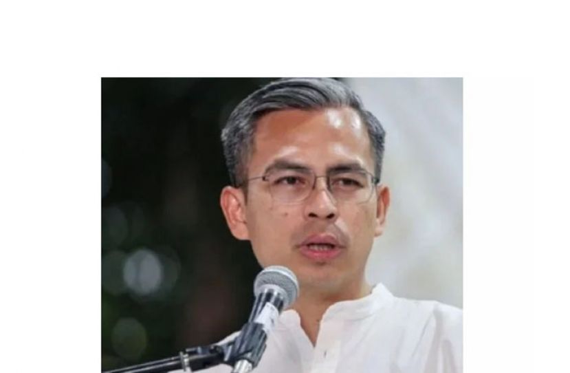 通讯部长法米。