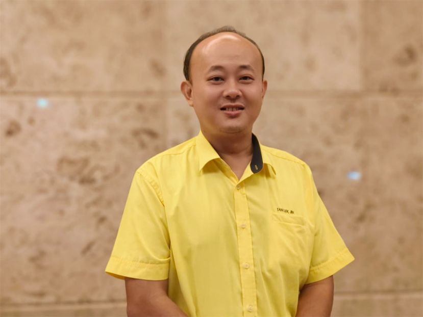 砂拉越人民联合党卑尔骚支部宣教秘书兼市议员陈立仁。