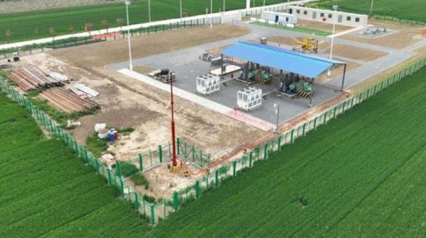 中国首个百万方盐穴储氢工程投产，攻克技术难题。