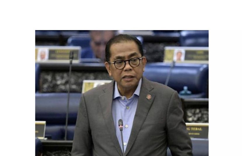 国防部长卡立诺丁。