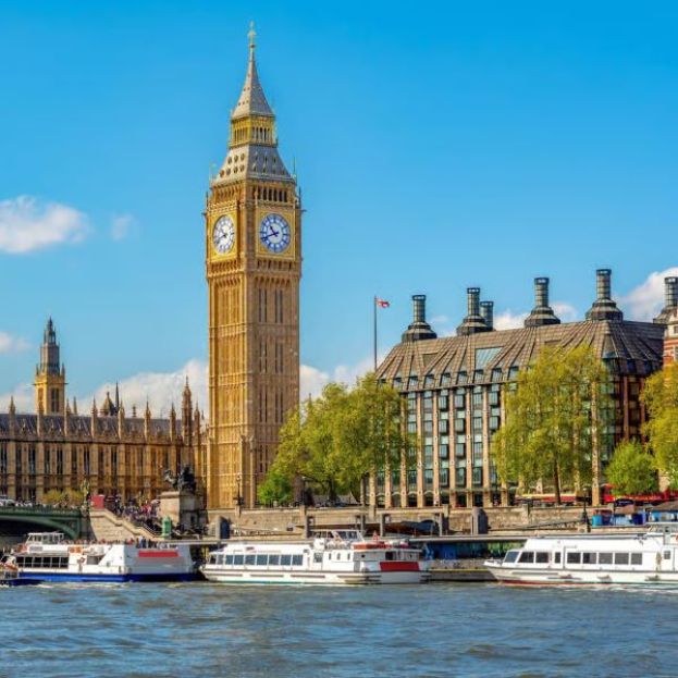 大笨钟是英国著名旅游胜地之一。