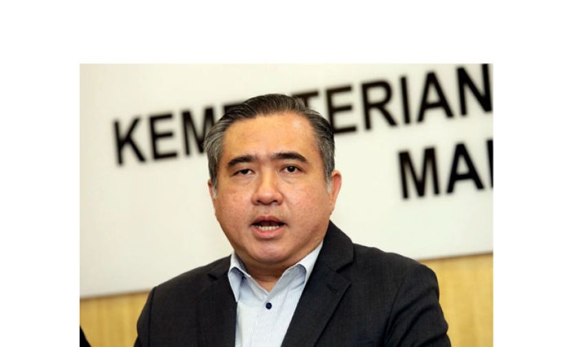 交通部长陆兆福。