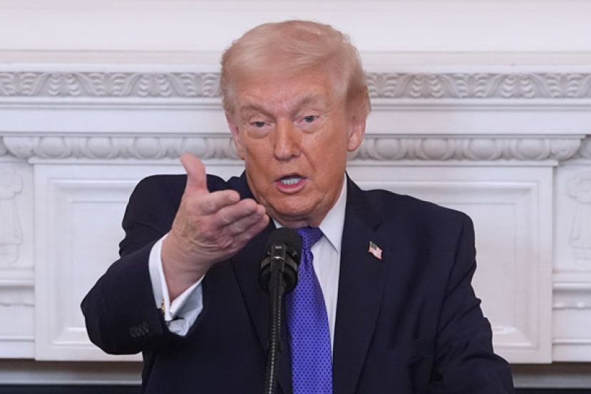 美国总统特朗普于20日在华盛顿白宫国宴厅出席与全国州长协会的早餐会并发表谈话。