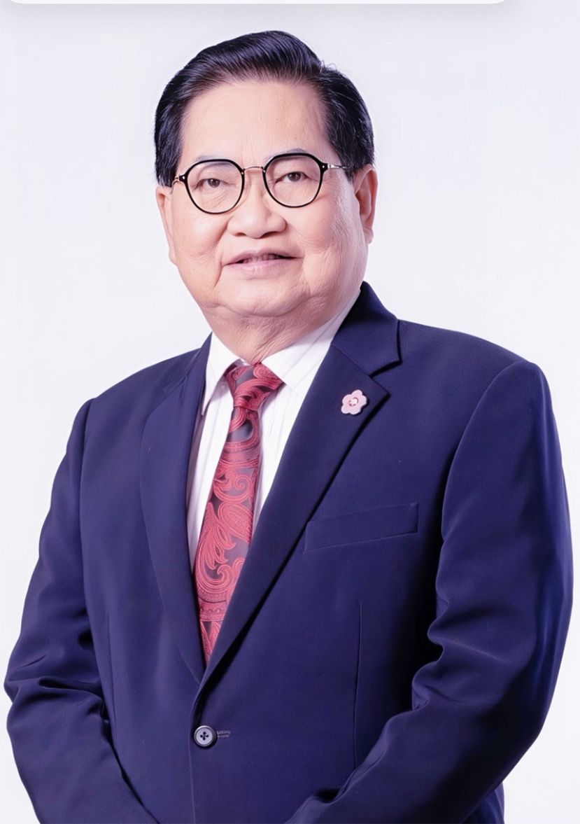 斯木省华总会长兼成邦江中华总商会会长拿督吴标生博士。