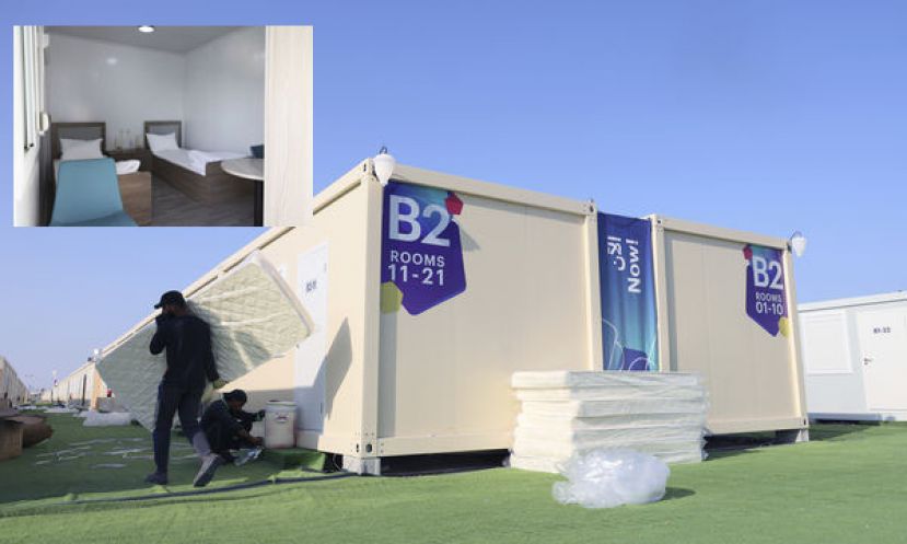 世界杯球迷住帐篷、货柜屋，每晚要价高达1000令吉引起抱怨。小图为货柜屋内部画面。