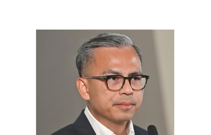 通讯部长法米。