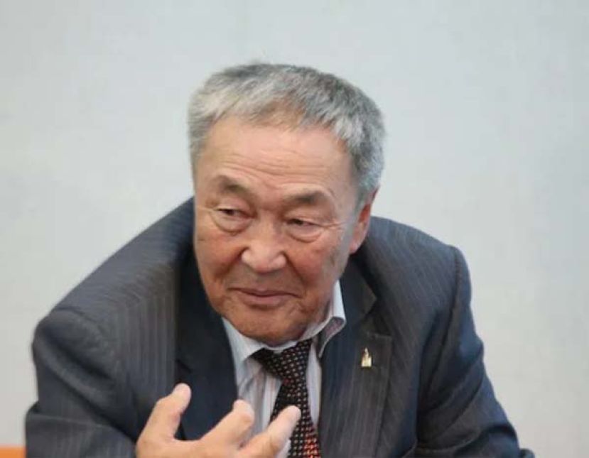 阿丹杜雅父亲沙里布原谅阿兹拉。