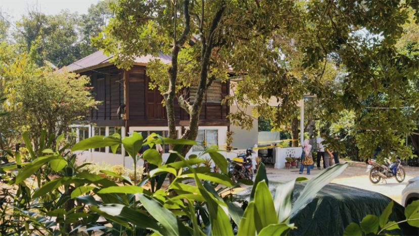 儿子疑弑父母肢解畏罪自杀案  村民见他退至楼上  警方赶抵时发现已自刎身亡