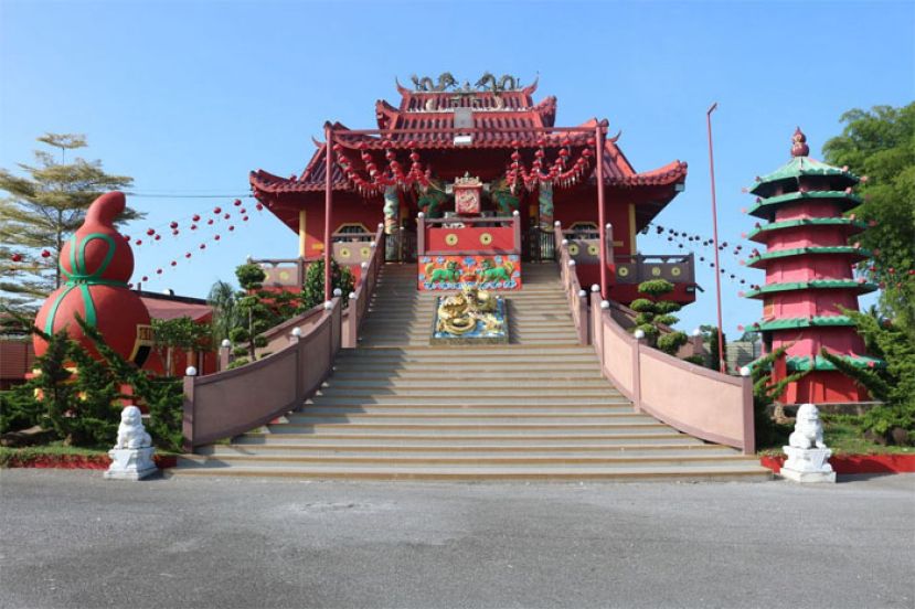 晋连路15哩真君大帝庙.