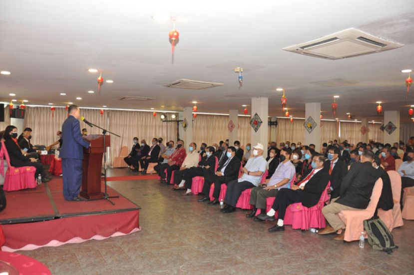 拿督斯里刘为强太平局绅为代表大会主持开幕。