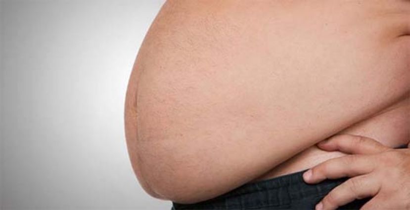 逾百公斤肥女屁股重压追债，40公斤瘦妹失禁惨死。