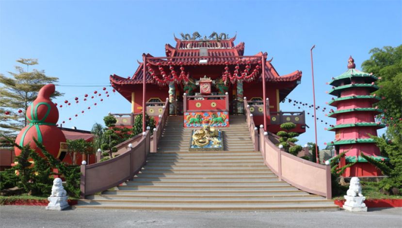 配合2024年甲辰农历新年的到来，晋连路十五哩真君大帝庙将进行一年一度的张挂平安灯活动，以让善男信女透过报名点灯方式来祈求神明的保佑及眷顾。