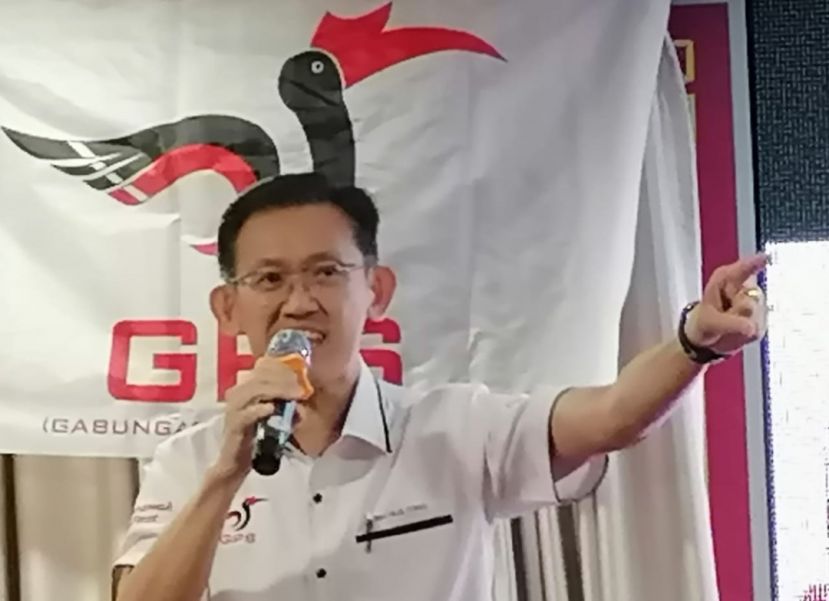  薛华东对希盟行动党不对人民解释执政期时议员频缺席国会感到遗憾。