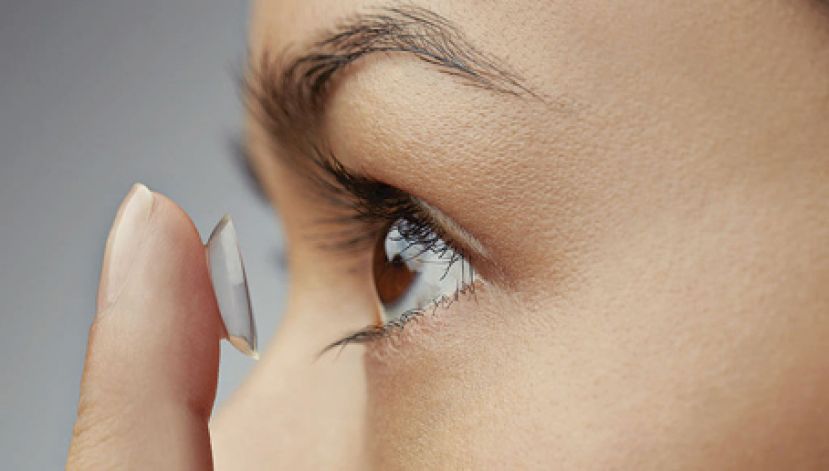 戴隐形眼镜伤眼 调查：93%人忽略了一个问题
