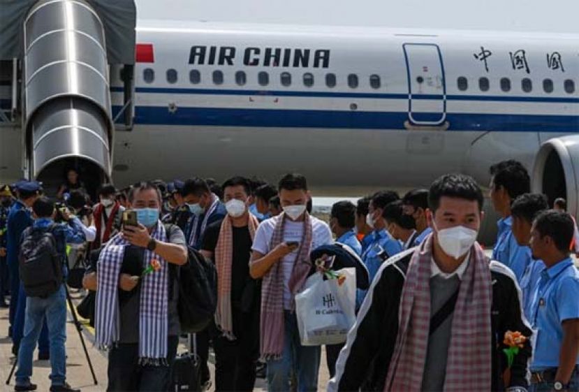 疫后首批中国游客抵达柬埔寨。