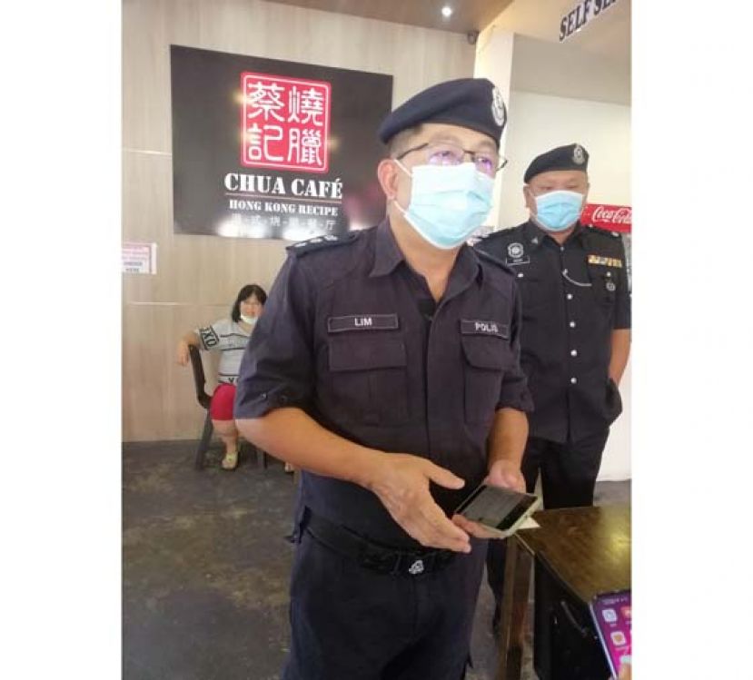 美里警区主任林明城接受媒体访问。