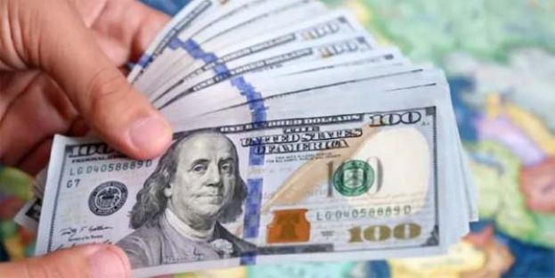 捡到钱拿去买彩券，美幸运儿刮中436万。