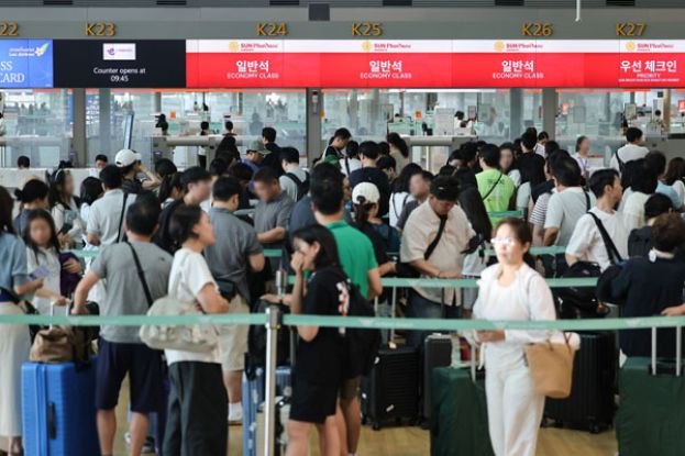 韩国仁川国际机场半年接待旅客人次超越伦敦、新加坡，跃升全球最繁忙国际客运枢纽。