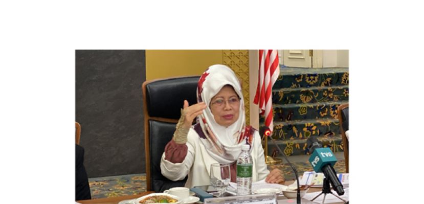 砂妇女、儿童与社区福祉发展部部长拿督斯里陈赛明.