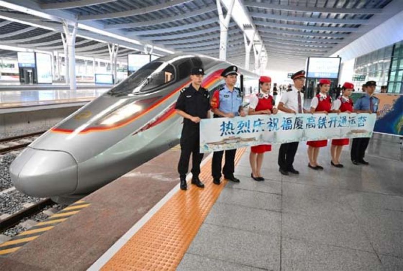 中国首条跨海高铁开通，福厦高铁时速350公里。