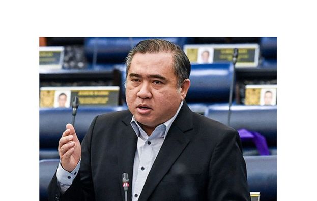 交通部长陆兆福。