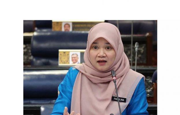 教育部长法丽娜。