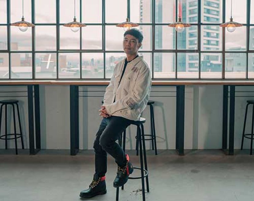 出道20年首发 陈威全重唱18岁敲开唱片圈之作《明天爱谁》