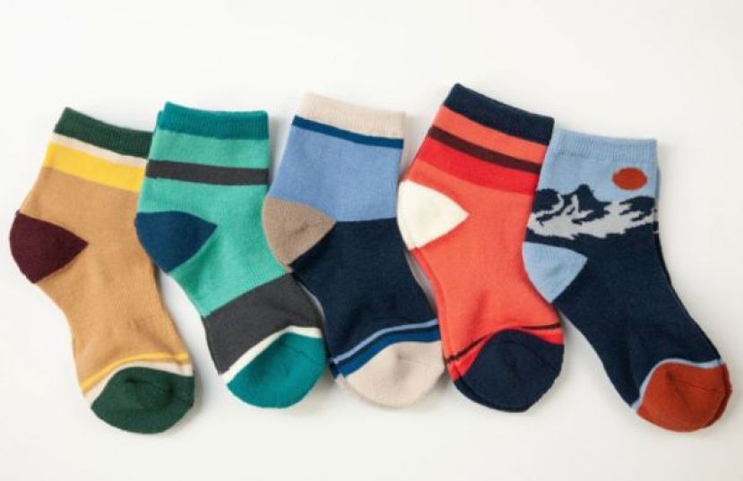 3岁童不午睡哭闹，老师情绪失控 脱袜塞口。