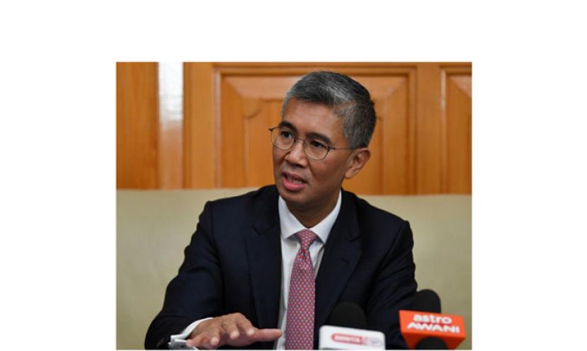 财政部长东姑扎夫鲁。