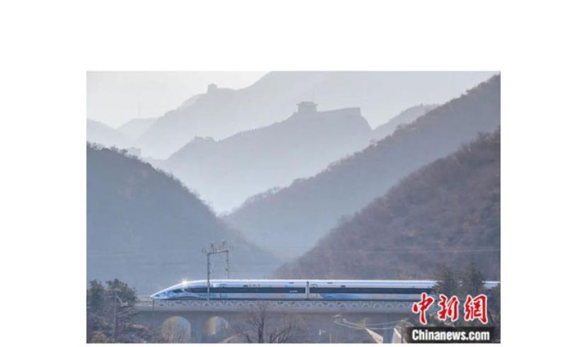 2022年1月6日，奥运版复兴号智能动车组在京张高铁上线开行。