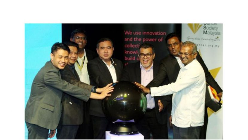 陆兆福为癌症病人数字倡议，CANSupport手机应用程式主持推介礼。