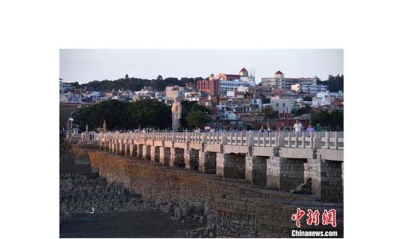 泉州洛阳桥以独特的石构平梁和筏形基础著称。