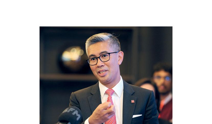 财政部长东姑扎夫鲁。