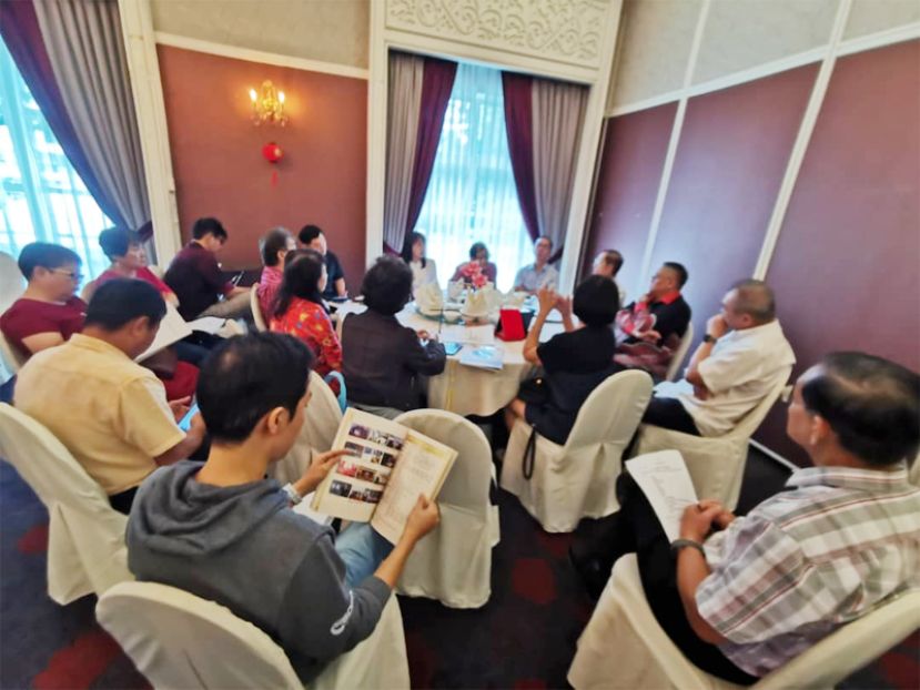 奖励金小组开会，决定晋汉斯省大埔同乡会会员子女2025年学优奖励金即日起接受申请，申请截至日期为3月15日（星期六）。