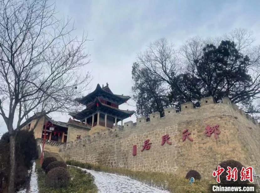 柳氏民居位于山西省沁水县西文兴村，由唐代文学家柳宗元遗族于明代永乐四年（公元1406年）所建。　