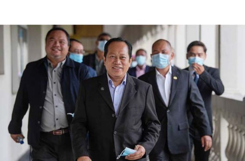 阿末玛斯兰撤回地庭驳回他两项控状裁决申请的上诉。