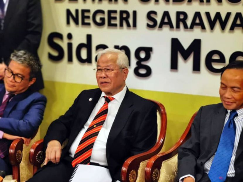 砂拉越州教育、科学及工艺研究部长拿督斯里麦哥玛因透露，截至目前为止，除了第11个大马计划升级或重建的43所学校外，总共153所残旧学校获得升级。