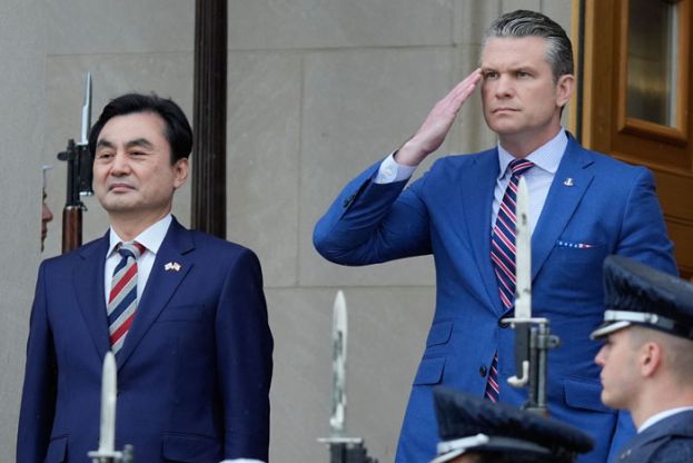 韩国国防部长安圭伯访美，11日与美国国防部长赫格塞斯进行会谈。