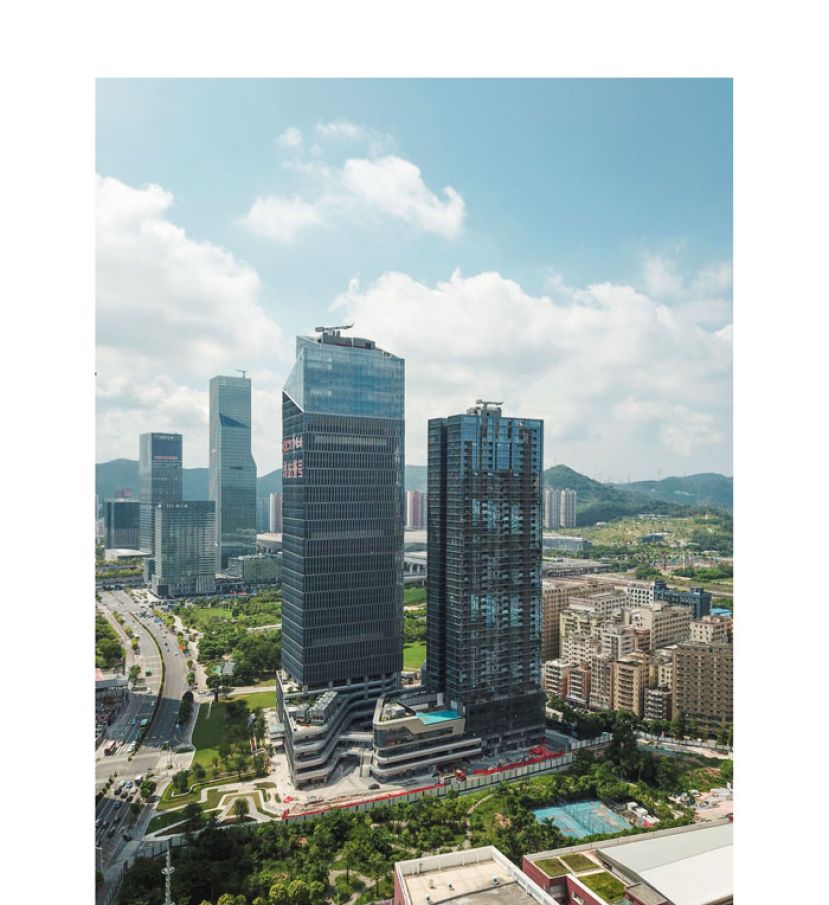 中国首个5G智慧书城深圳书城龙华城。