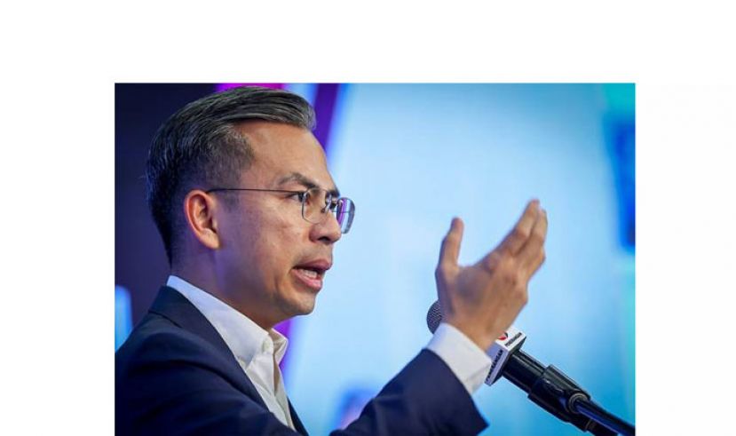 通讯部长法米。