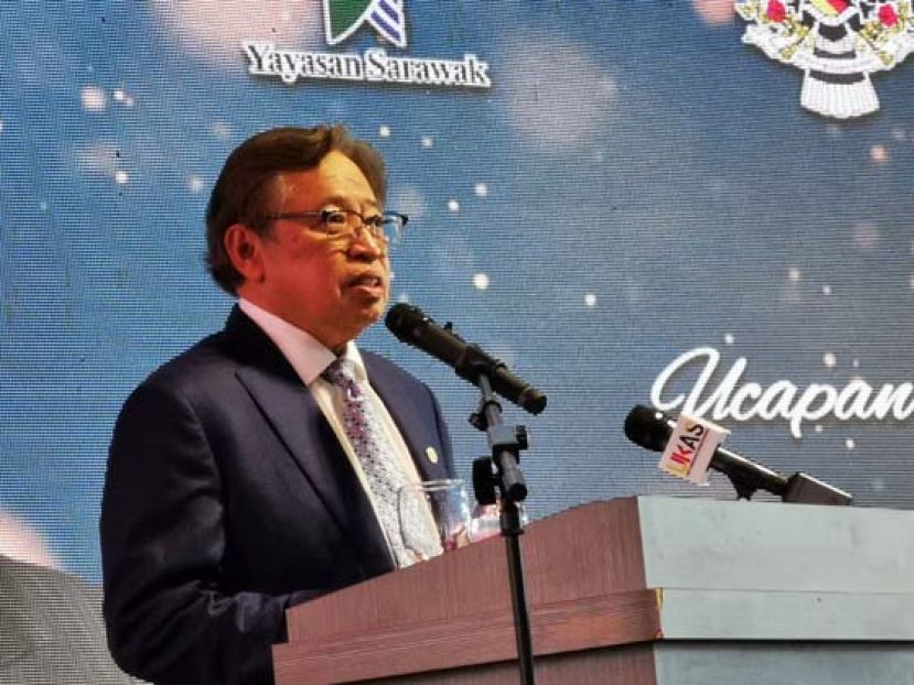 砂首长阿邦佐哈里。