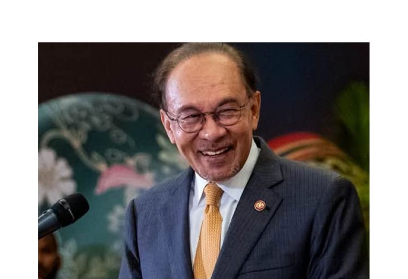 拿督斯里安华。