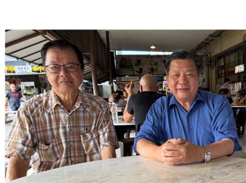 民进党哥打圣淘沙支部主席黄源泰（左）与砂医总会长江宗兴发布将办古晋义诊详情。