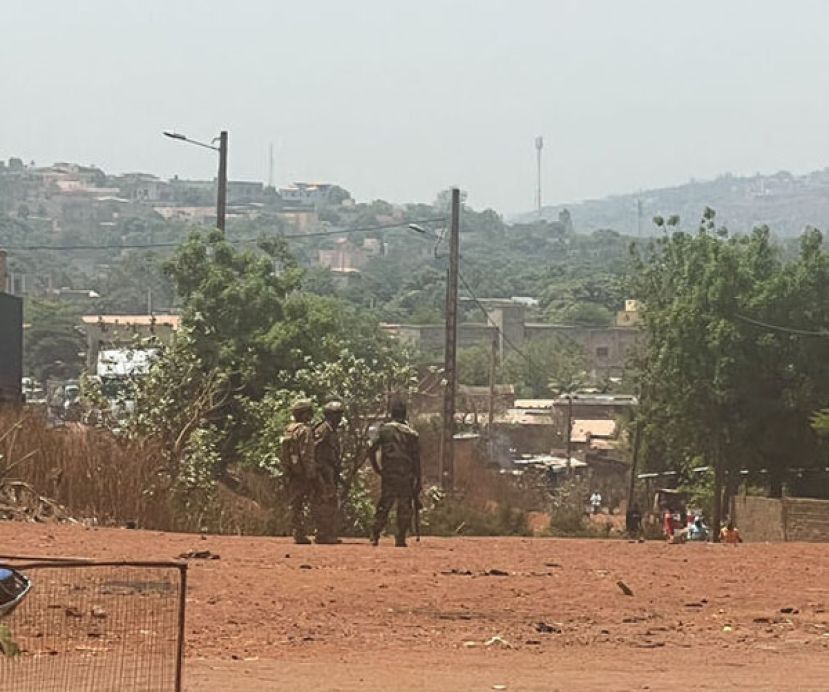 马里全国多地遭圣战分子与叛军联合攻击，国防部长遇害。