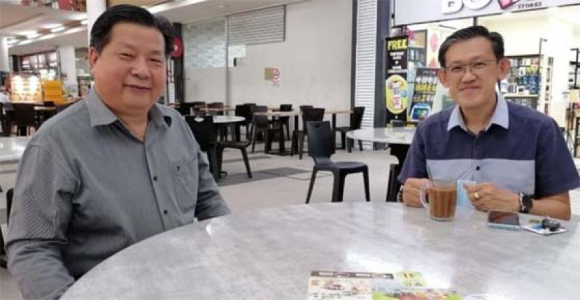 峇都林当康乐俱乐部顾问薛华东（右）及砂医总会长江宗兴强调，继续以非政府组织致力推广坊间社险福利觉醒活动。