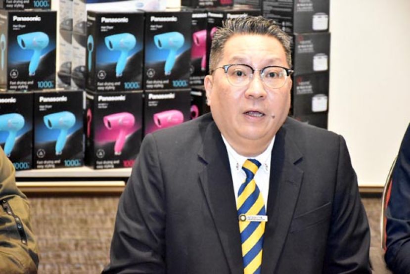 古晋南市市长拿督黄鸿圣。