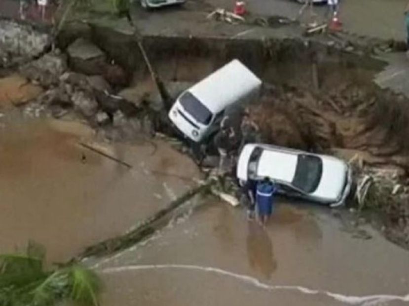 巴西圣保罗州因为强风、暴雨和海洋等因素结合，引发洪水和土石流，多人死亡或失踪。