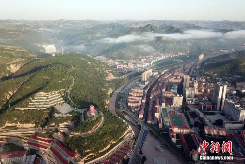 航拍延安市安塞区。