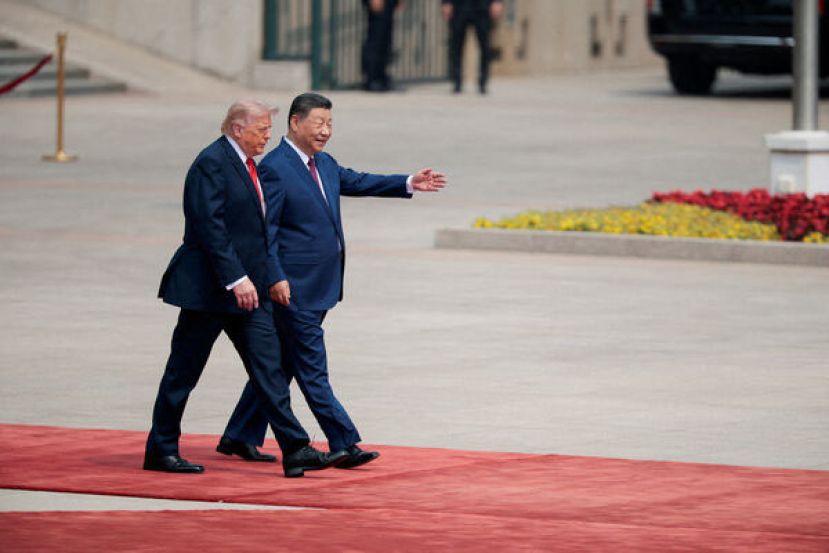 2026年5月习特会，美国总统特朗普访问中国，与中国国家主席习近平交谈。