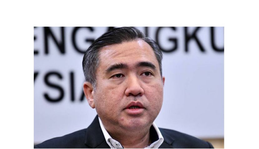 交通部长陆兆福。